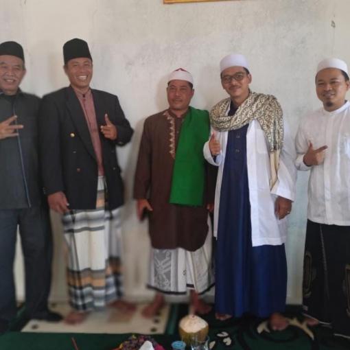 Warga Kampung Pasir Akmad menggelar peringatan Hari Besar Islam Maulid Nabi Muhammad SAW tahun 1445 H