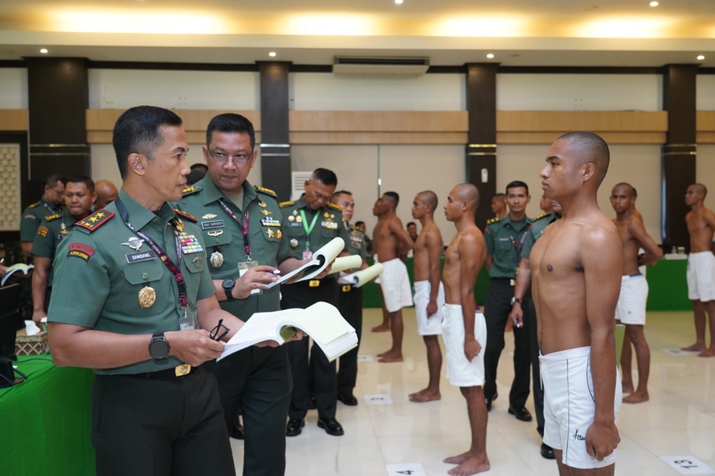 Pangdam IX/Udayana Pimpin Sidang Pantukhir Calon Prajurit Tamtama TNI AD